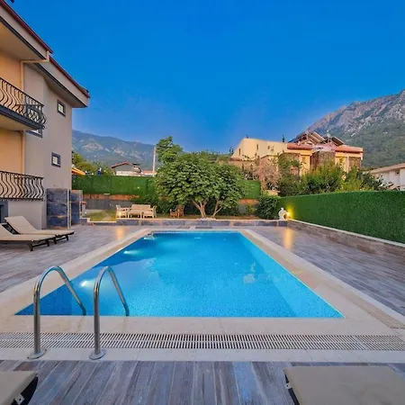 Moonshine Family Friendly Private فيلة