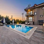 Moonshine Family Friendly Private Villa *